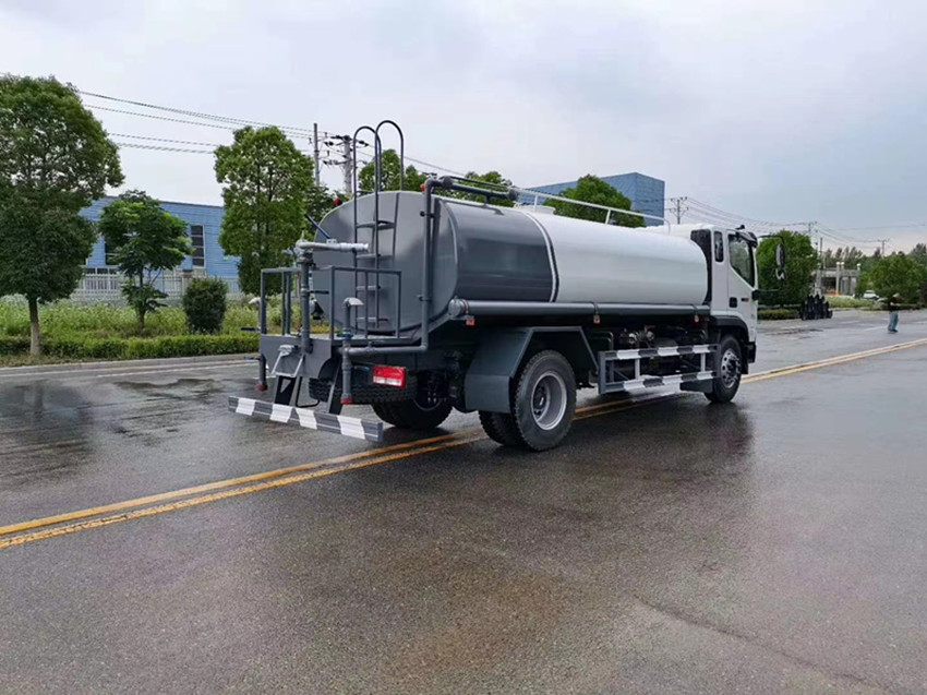 福田12噸灑水車(chē) 福田12噸灑水車(chē)